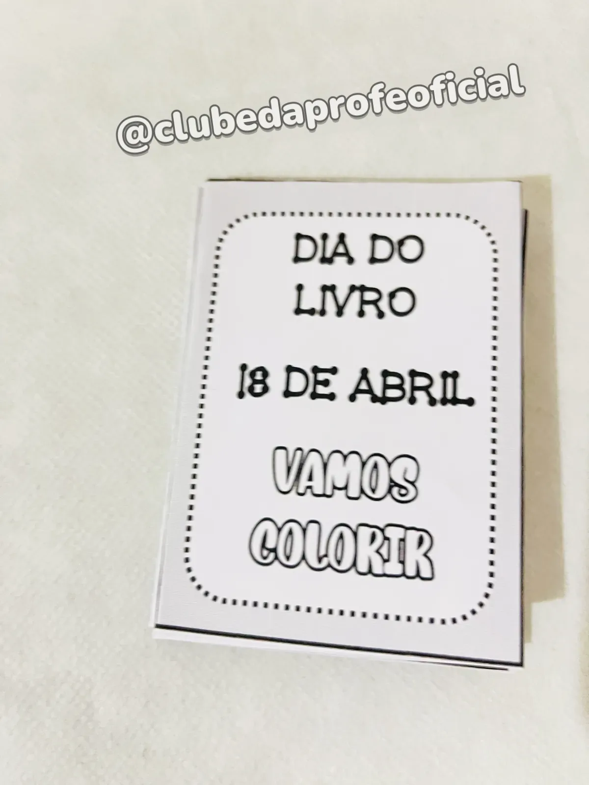 Livrinho Dia do Livro para Colorir e Montar - foto 1 de 5